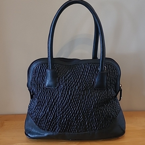 London Fog Black Woven Shoulder Bag - Picture 2 of 8